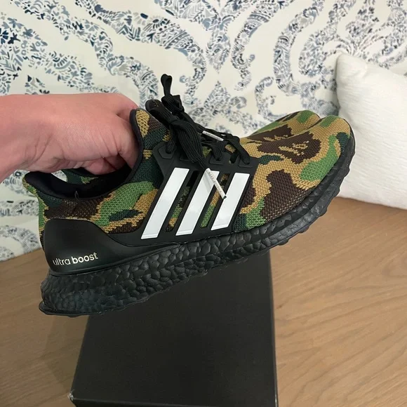 A Bathing Ape x UltraBoost 4.0 'Green Camo' - Picture 3 of 8